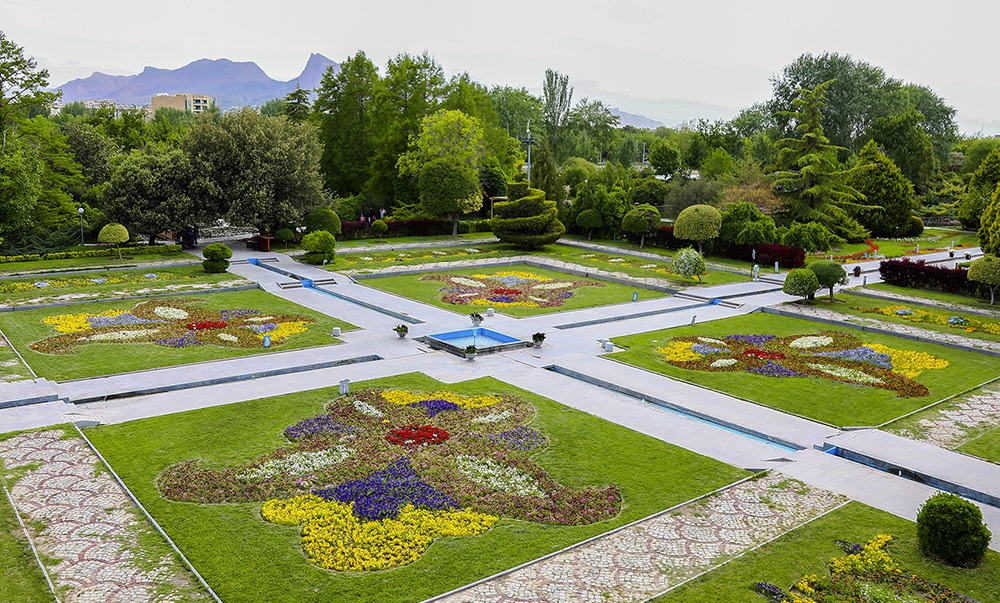 Isfahan Flower Garden.jpg