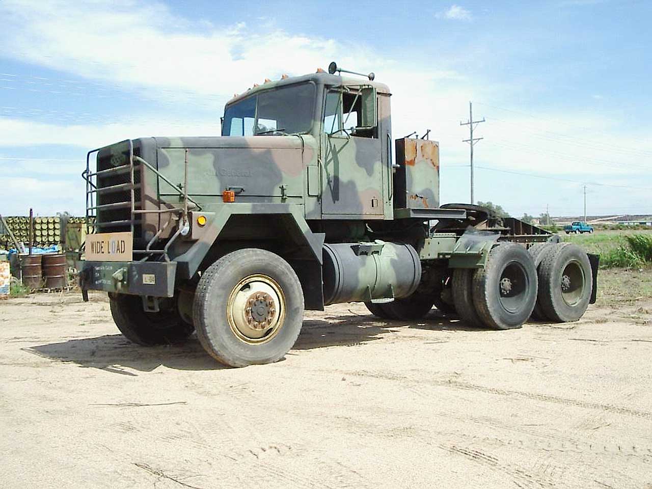 M915 Tractor.jpg