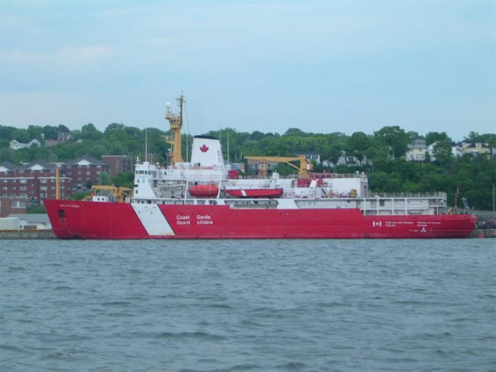 ccgs-louis-s-st-laurent-image01.jpg