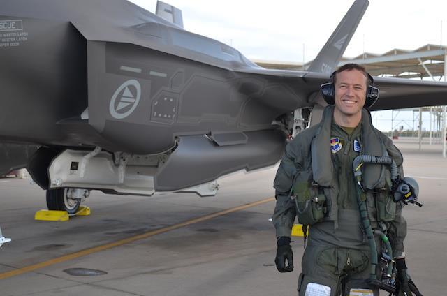 56710_norwegian-f-35-pilot_66075.jpeg