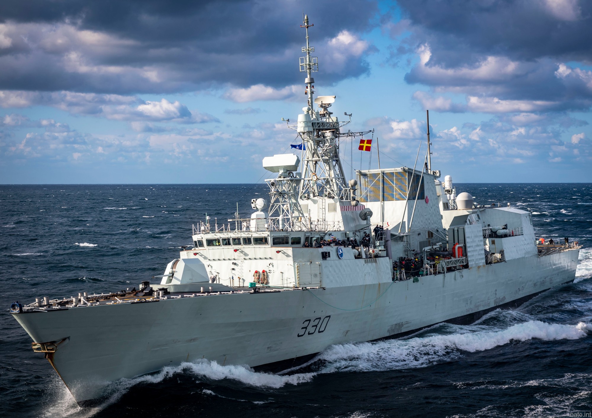 FFH-330-HMCS-Halifax-10.jpg