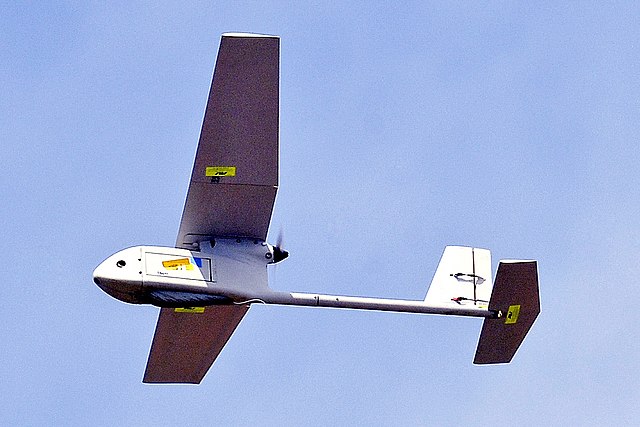 640px-Raven_UAV_flying.jpg