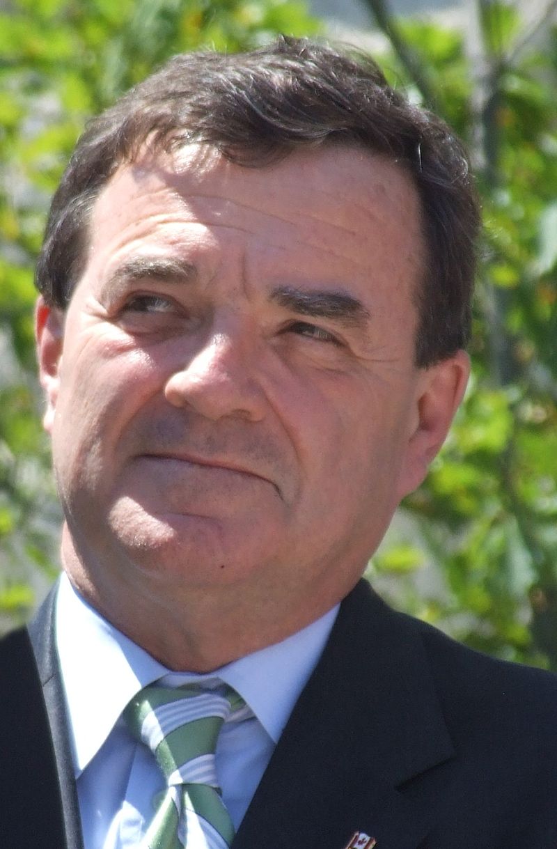 800px-Jim_Flaherty_2007.JPG