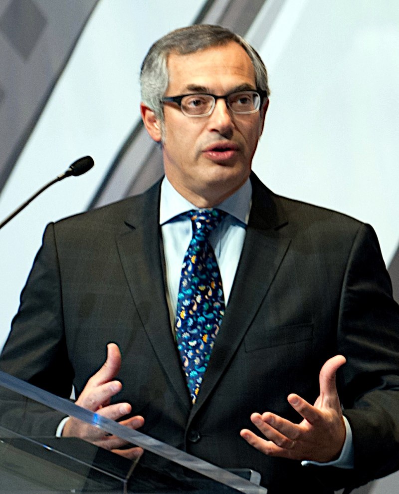 800px-Tony_Clement_2012.jpg