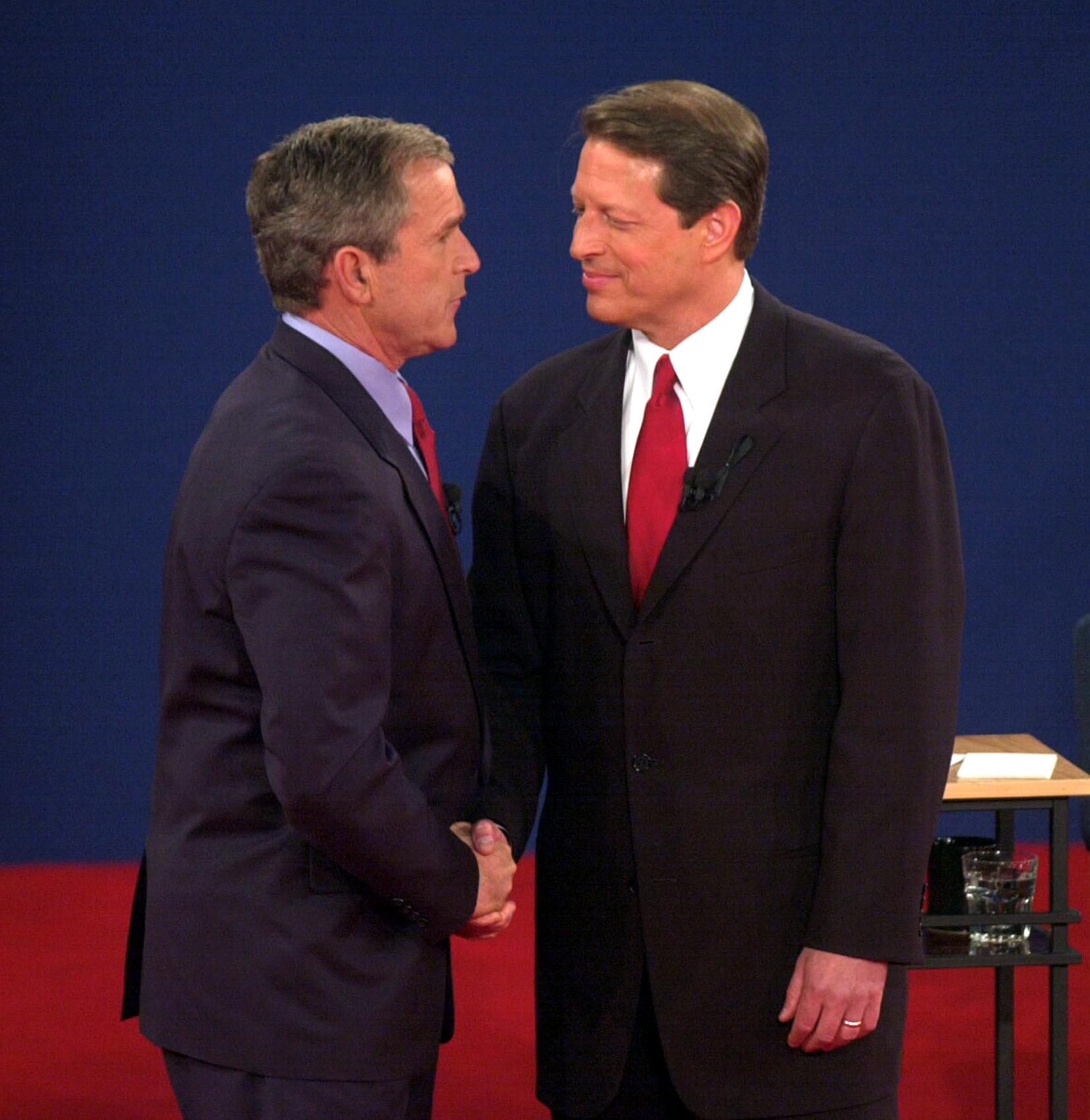 151027093329-01-bush-gore-debate.jpg