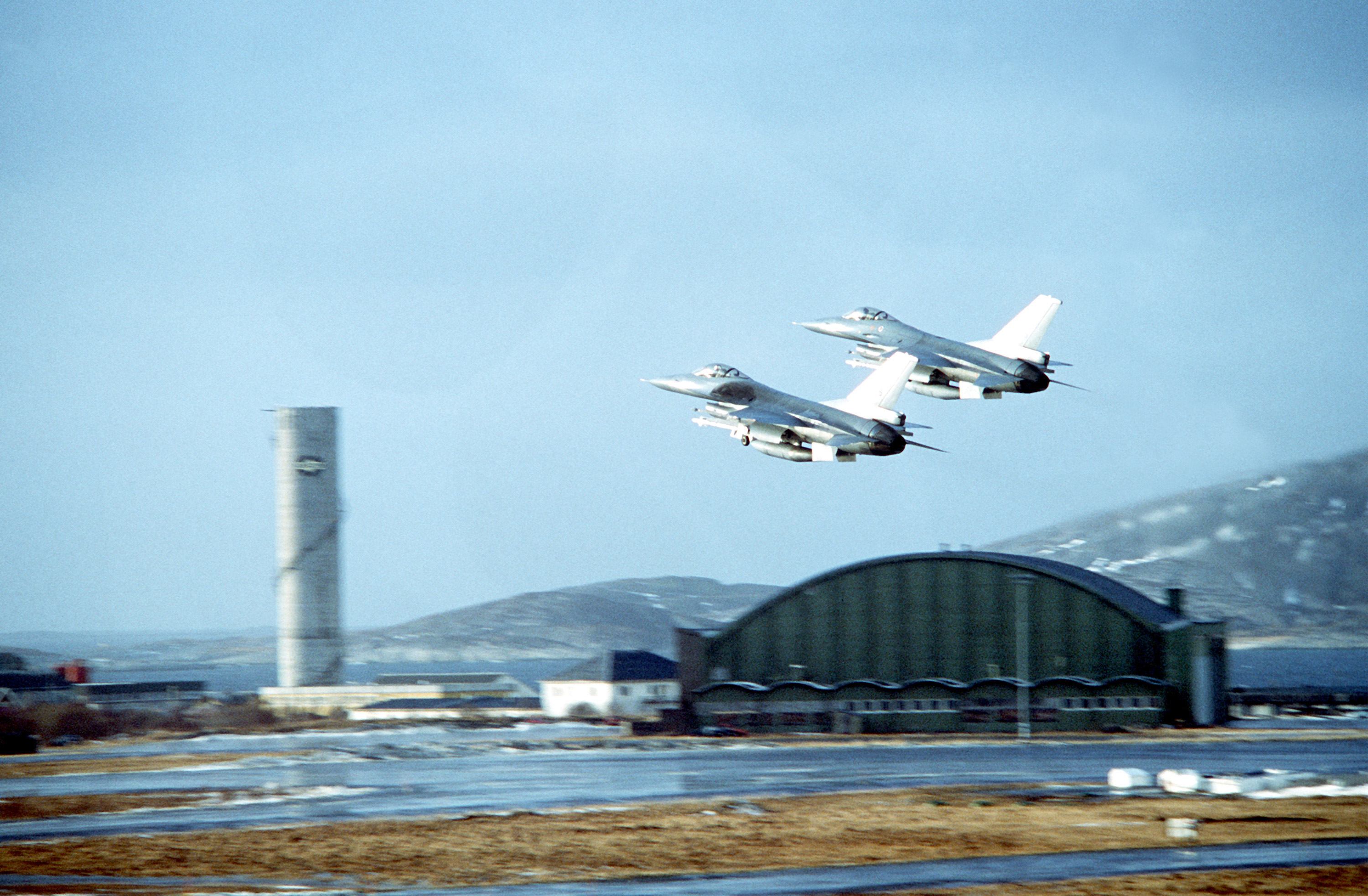 Two_F-16_at_Bod%C3%B8_Main_Air_Station.jpg