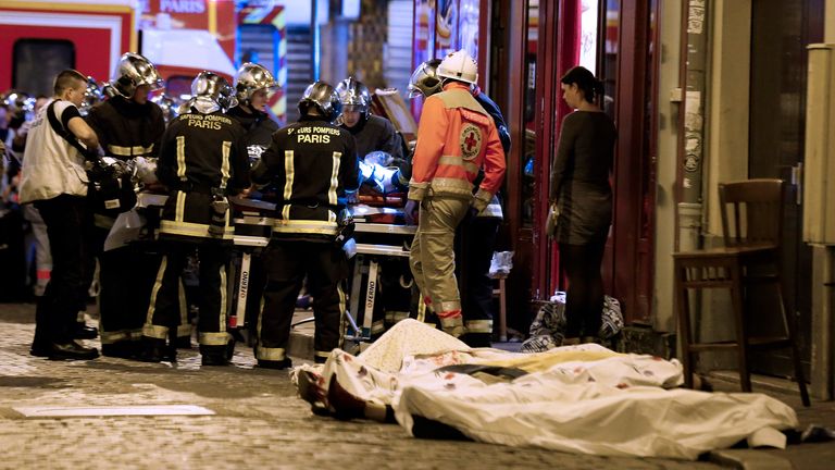 skynews-paris-bataclan-attack_5503868.jpg