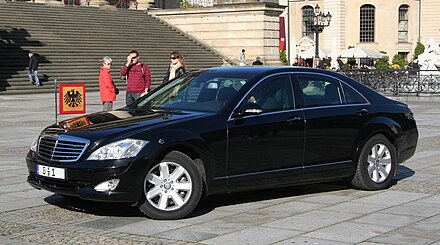 440px-Sonderschutzfahrzeug_des_Bundespräsidenten-02-2.jpg