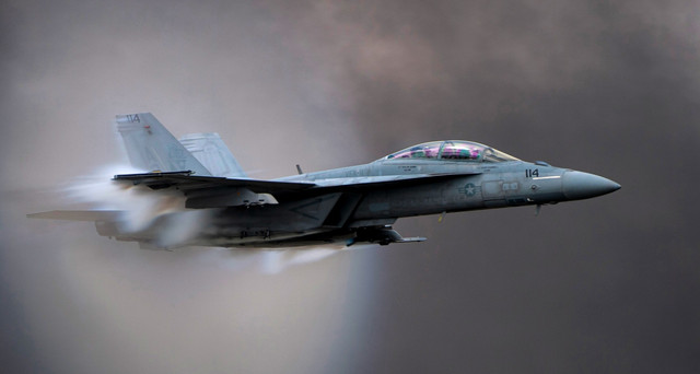 US-Navy-FA-Super-Hornet-flying-1.jpg