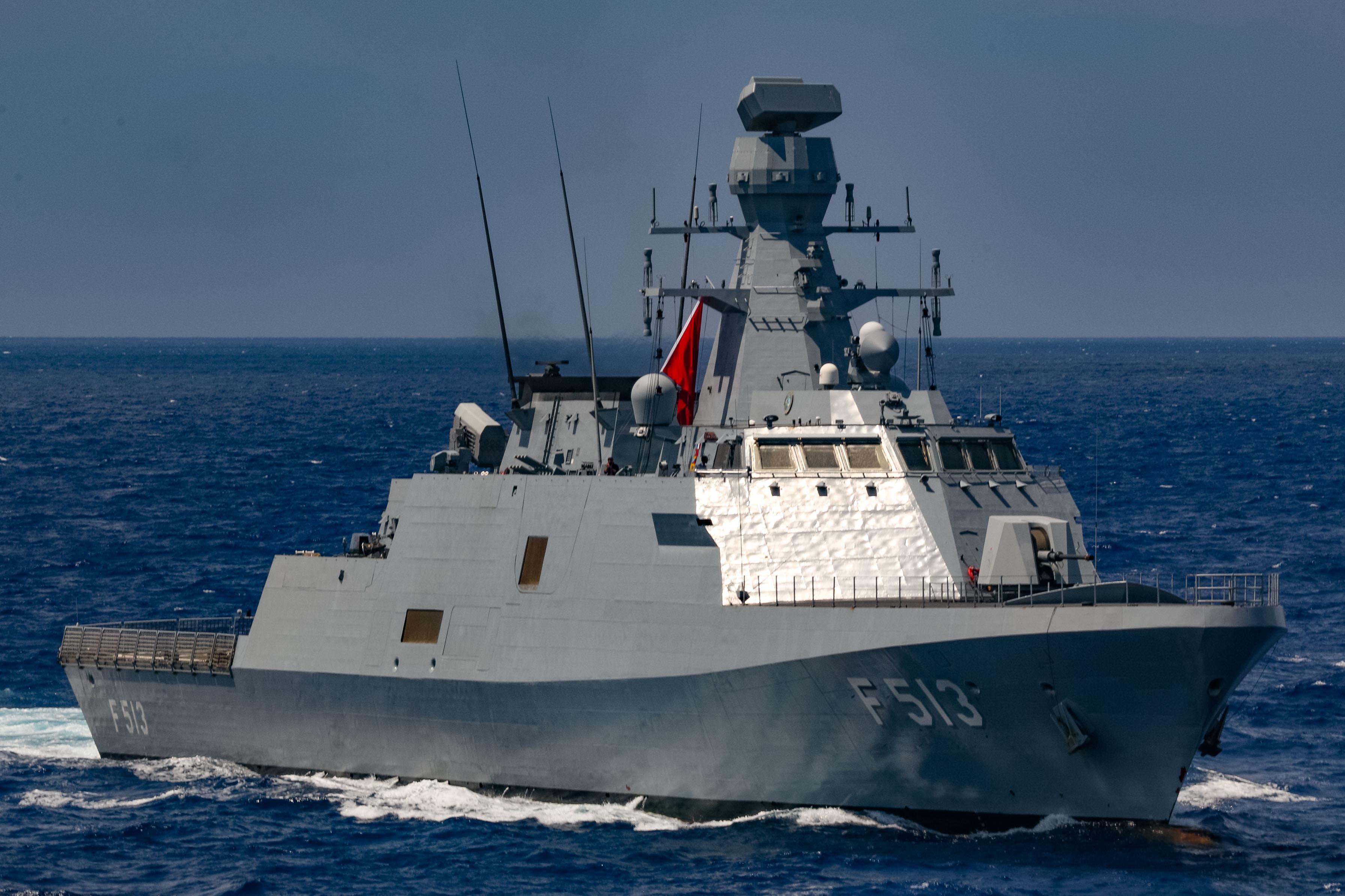 TCG_Burgazada_%28F-513%29.jpg