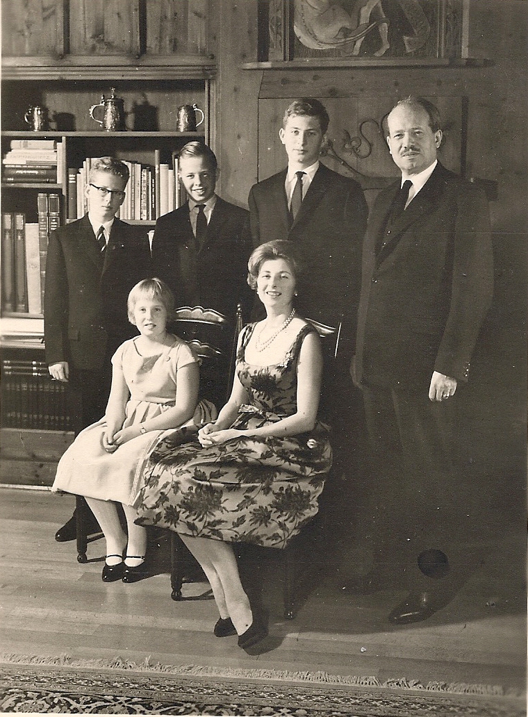 Princely_family_of_liechtenstein.jpg