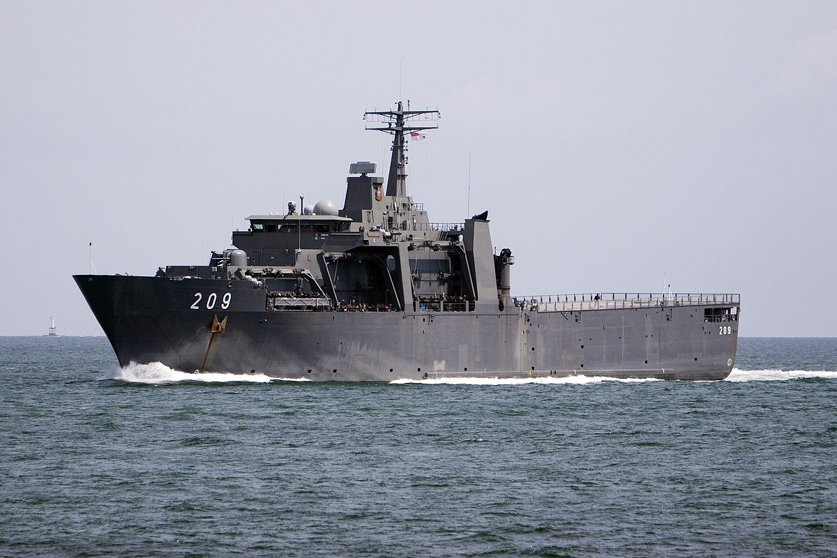Singapore-Strait-Passing-warship.jpg