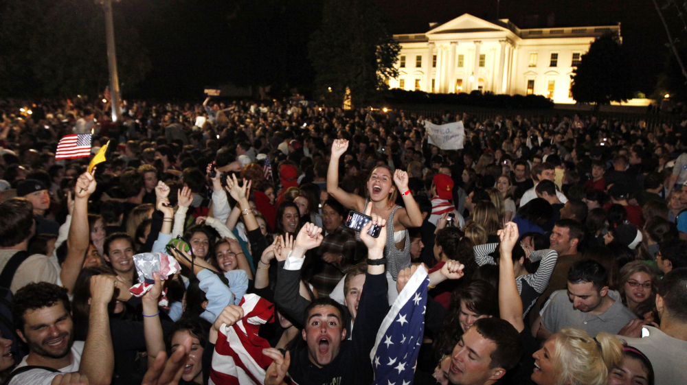 osama-death-celebrated-by-crowd-at-white-house_7137673_wide-81d420967a48ee88ca7c8ae54004993f7a213f5f.jpg