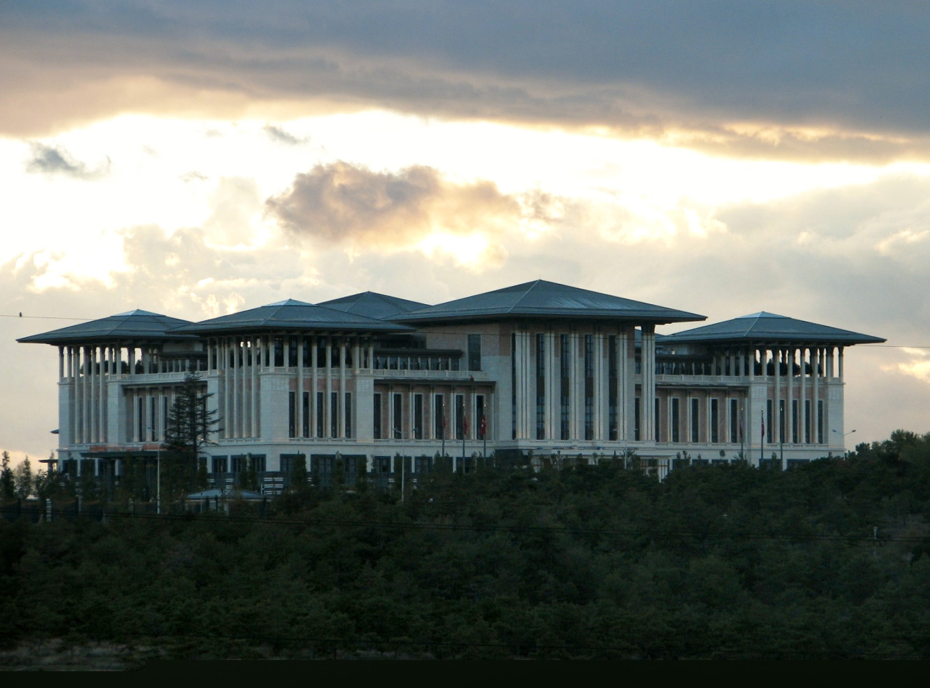 Ak_Saray_-_Presidential_Palace_Ankara_2014_002.jpg