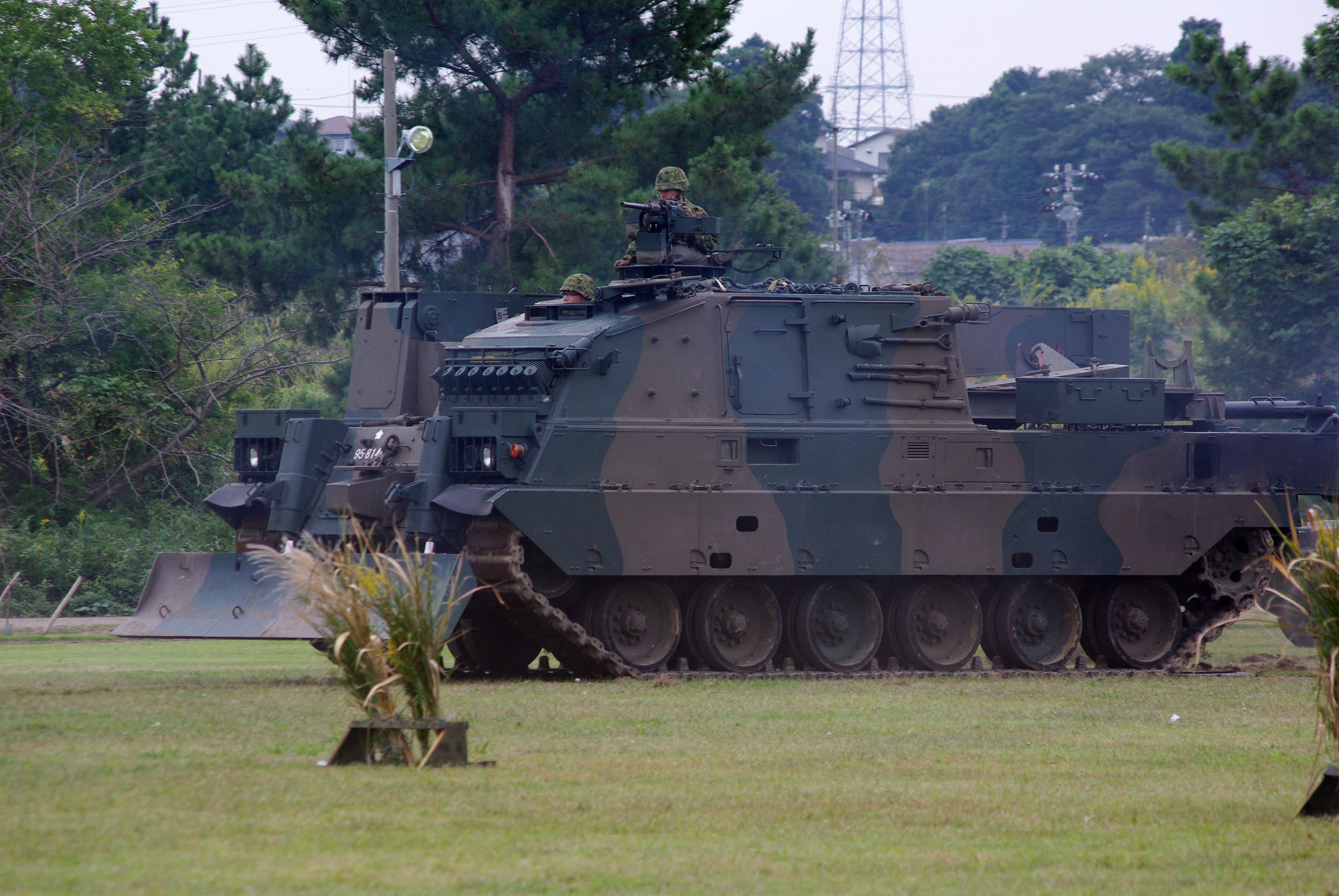 JGSDF_Type90_Armoured_Recovery_Vehicle_20121014-03.JPG