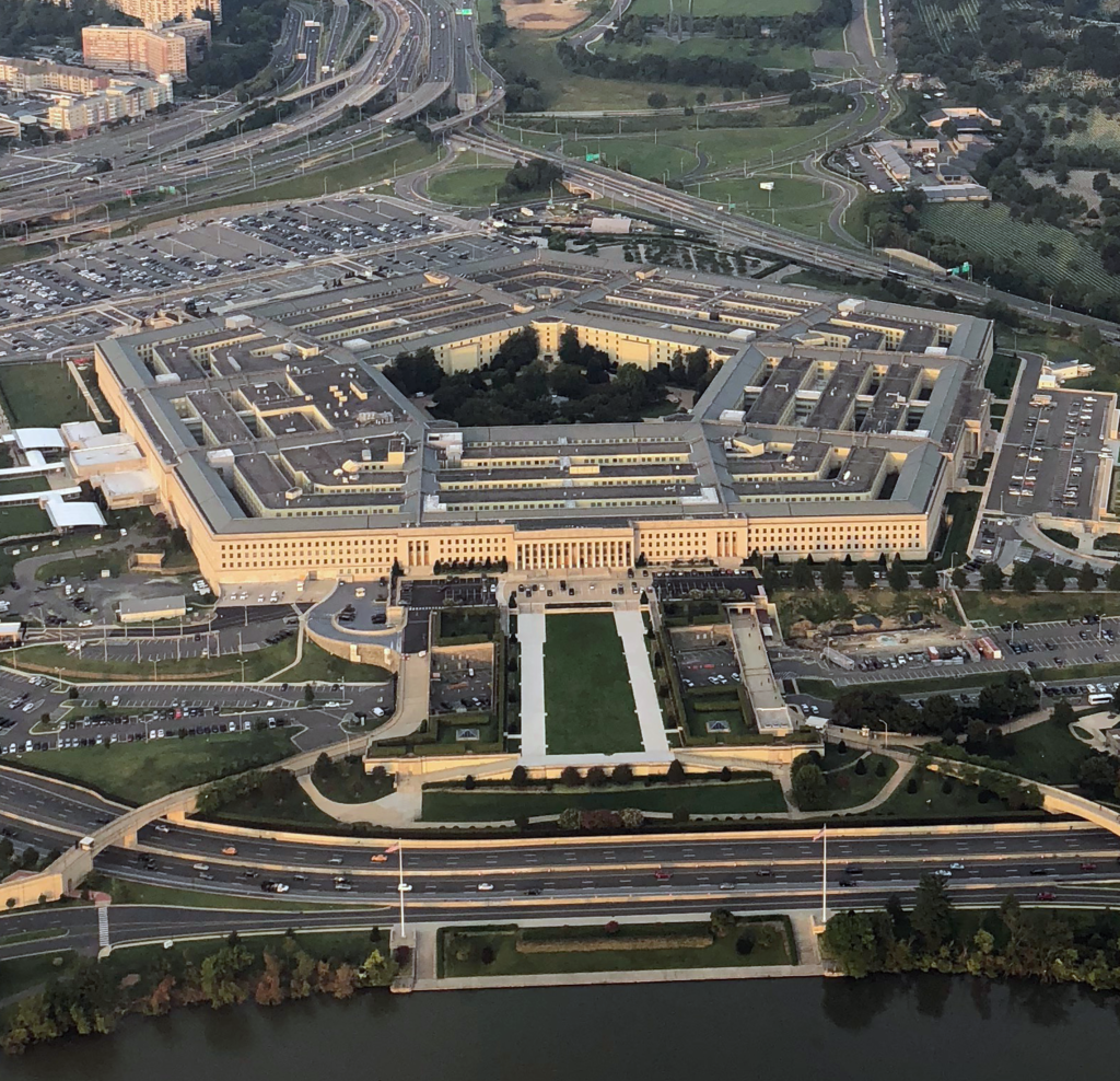 1024px-The_Pentagon%2C_cropped_square.png