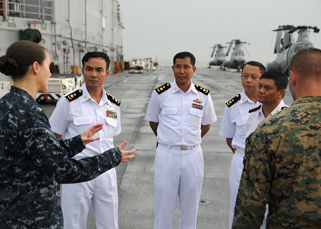 1280px-Myanmar_officer_tour_USS_Bonhomme_Richard._%288202185315%29.jpg