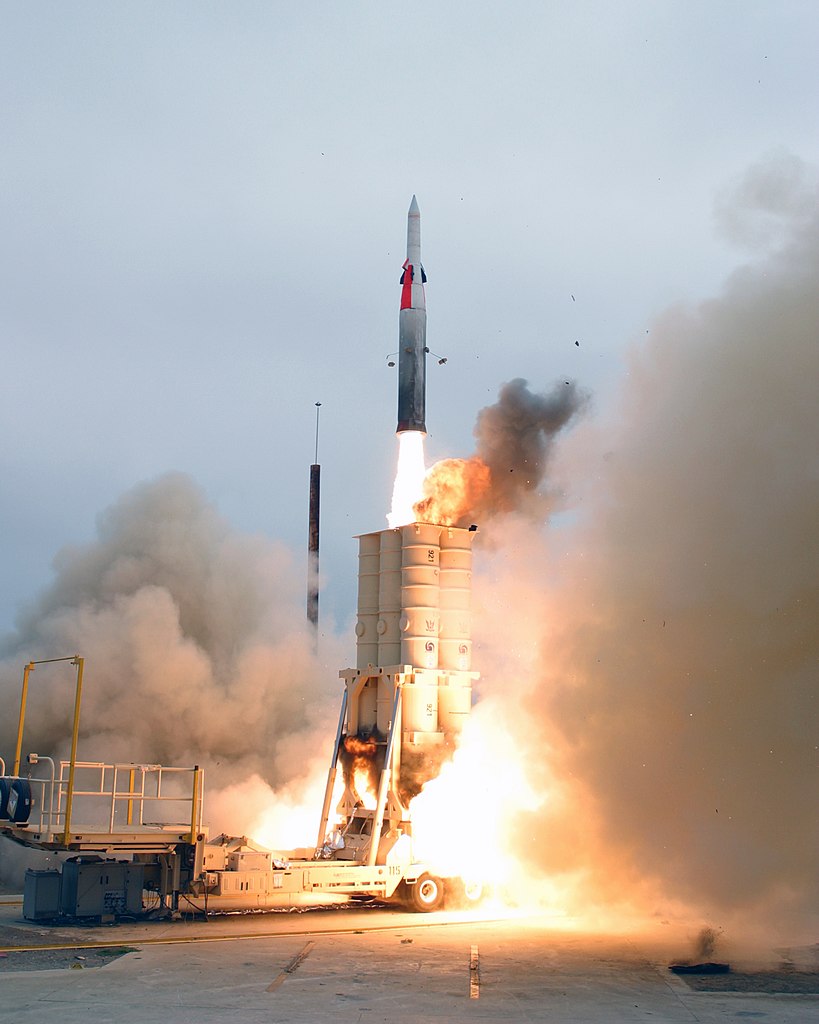 819px-Arrow_anti-ballistic_missile_launch.jpg