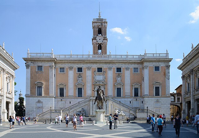 640px-Campidoglio_%28Palacio_Senatorio%29_September_2015-1.jpg