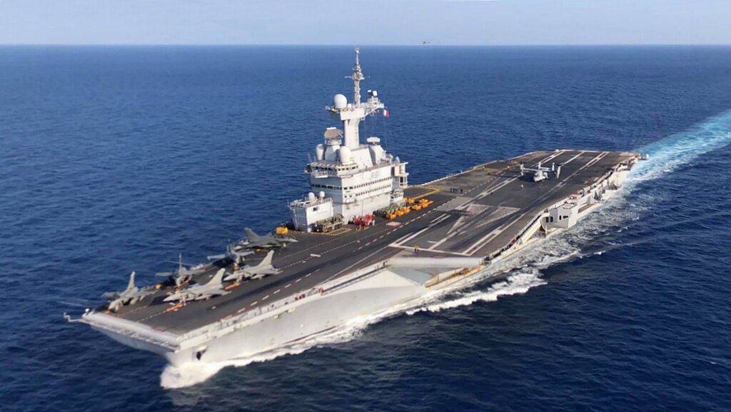 1024px-French_aircraft_carrier_Charles_de_Gaulle_%28R91%29_underway_on_24_April_2019_%28190424-M-BP588-1005%29.jpg